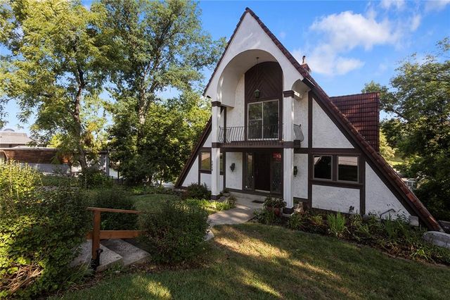 7616 NW Eastside Drive, Weatherby Lake, MO 64152
