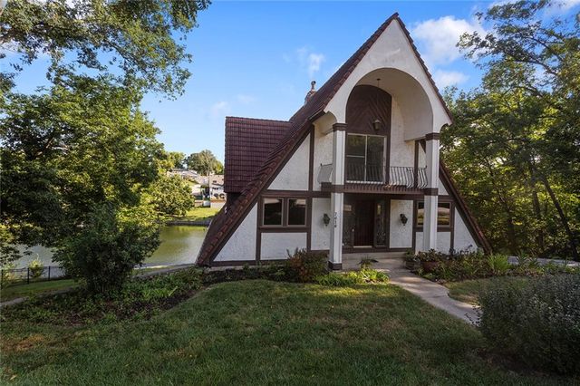 7616 NW Eastside Drive, Weatherby Lake, MO 64152
