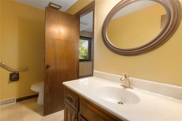 7616 NW Eastside Drive, Weatherby Lake, MO 64152