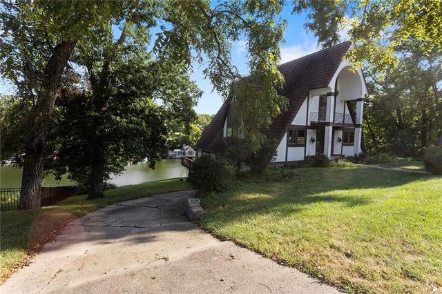 7616 NW Eastside Drive, Weatherby Lake, MO 64152