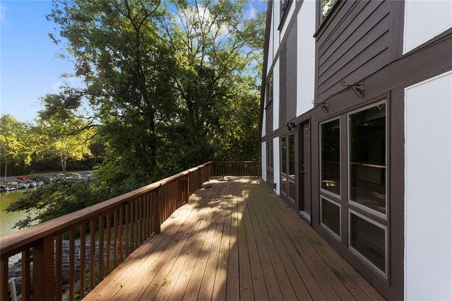 7616 NW Eastside Drive, Weatherby Lake, MO 64152