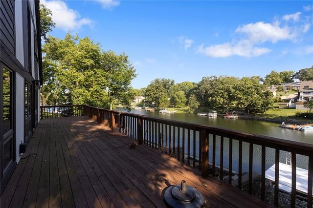 7616 NW Eastside Drive, Weatherby Lake, MO 64152