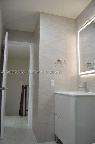9430 SW 170th St 303, Palmetto Bay, FL 33157