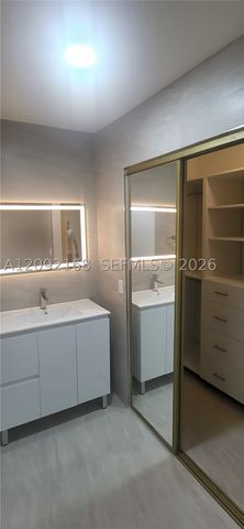 9430 SW 170th St 303, Palmetto Bay, FL 33157
