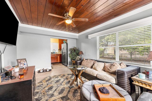 112 W 34th Street, Riviera Beach, FL 33404