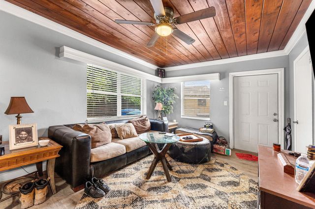 112 W 34th Street, Riviera Beach, FL 33404