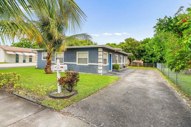 112 W 34th Street, Riviera Beach, FL 33404