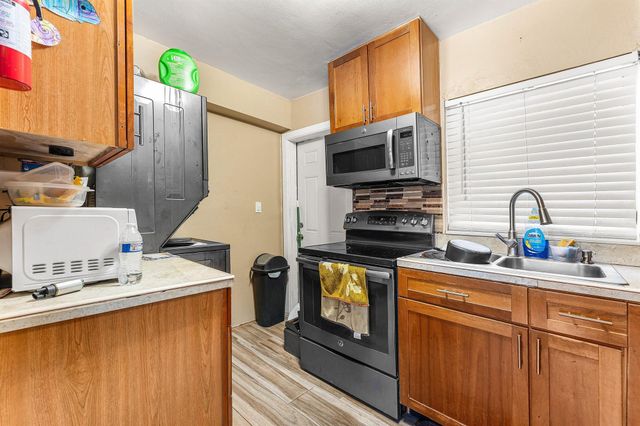 112 W 34th Street, Riviera Beach, FL 33404