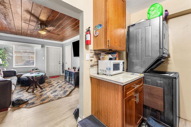 112 W 34th Street, Riviera Beach, FL 33404