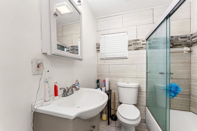 112 W 34th Street, Riviera Beach, FL 33404