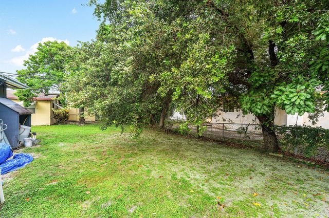 112 W 34th Street, Riviera Beach, FL 33404