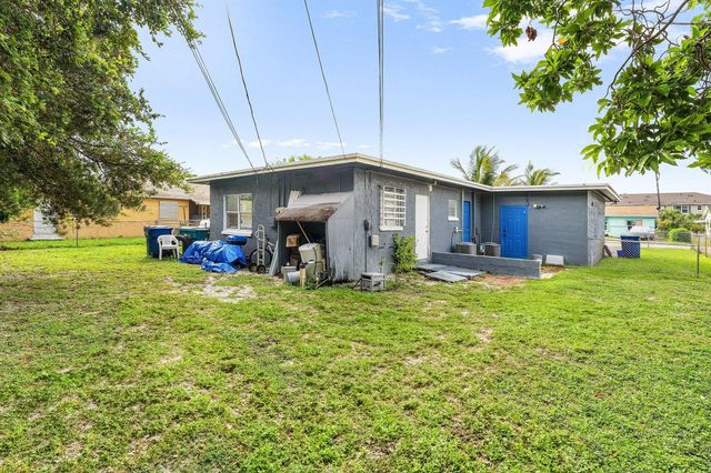 112 W 34th Street, Riviera Beach, FL 33404