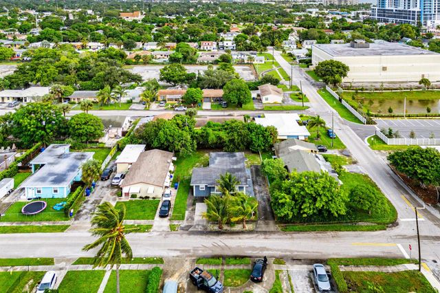 112 W 34th Street, Riviera Beach, FL 33404