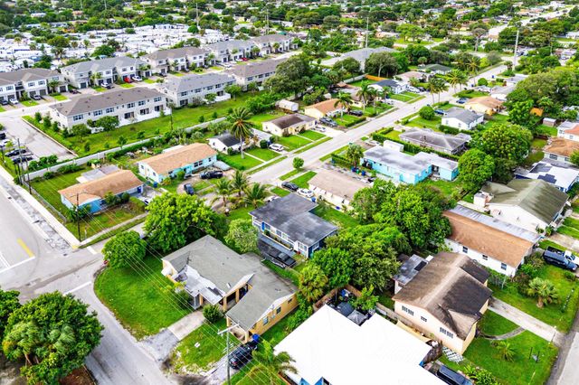 112 W 34th Street, Riviera Beach, FL 33404