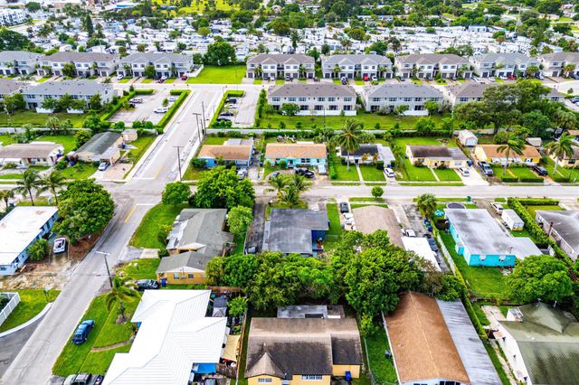 112 W 34th Street, Riviera Beach, FL 33404