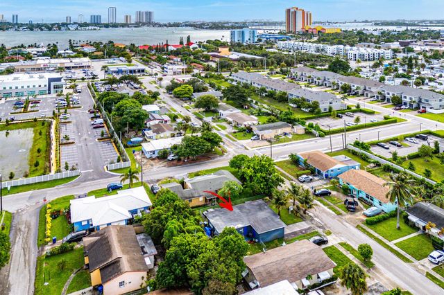 112 W 34th Street, Riviera Beach, FL 33404