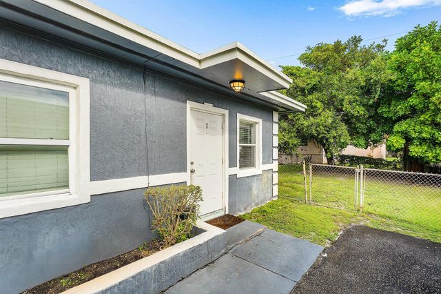 112 W 34th Street, Riviera Beach, FL 33404