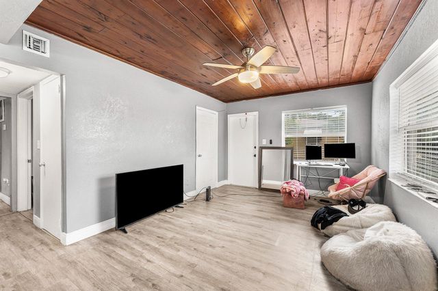 112 W 34th Street, Riviera Beach, FL 33404