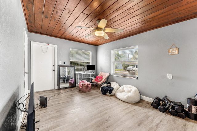 112 W 34th Street, Riviera Beach, FL 33404