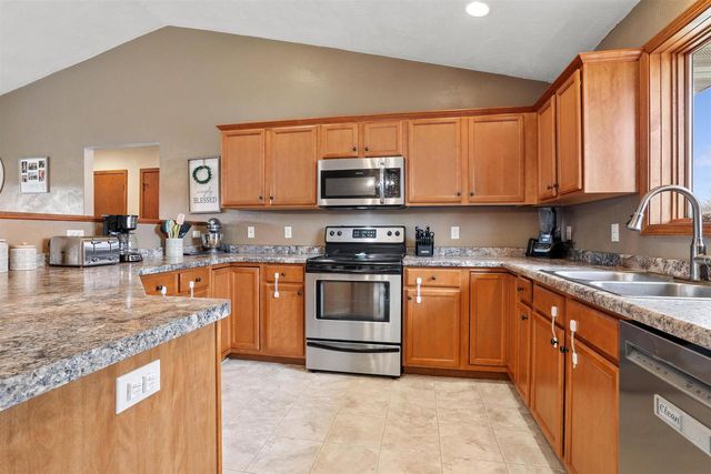 N1786 SWANEE CIRCLE, Greenville, WI 54942