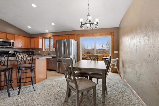 N1786 SWANEE CIRCLE, Greenville, WI 54942