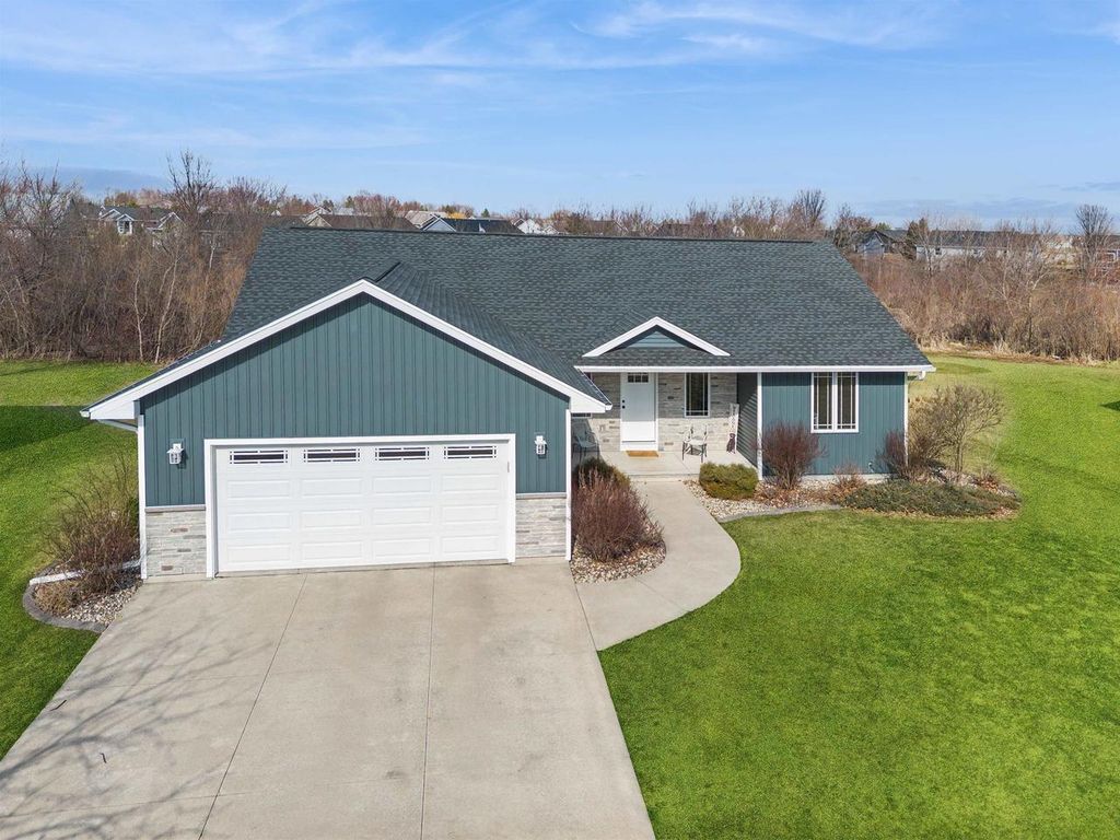 N1786 SWANEE CIRCLE, Greenville, WI 54942