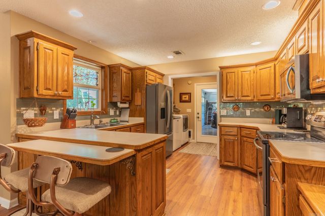 18 Burgos Lane, Hot Springs Village, AR 71909
