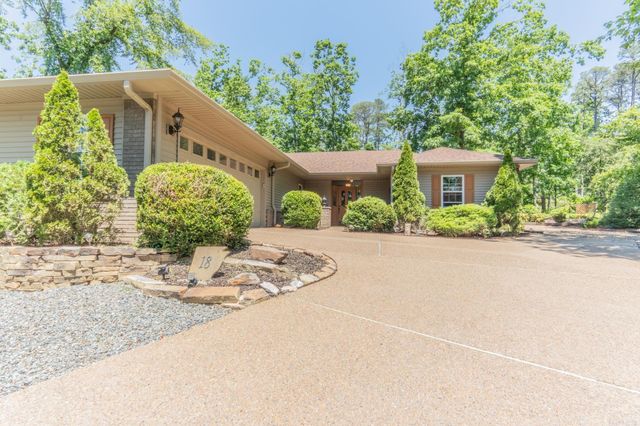 18 Burgos Lane, Hot Springs Village, AR 71909