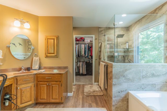 18 Burgos Lane, Hot Springs Village, AR 71909