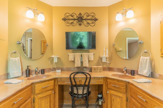18 Burgos Lane, Hot Springs Village, AR 71909