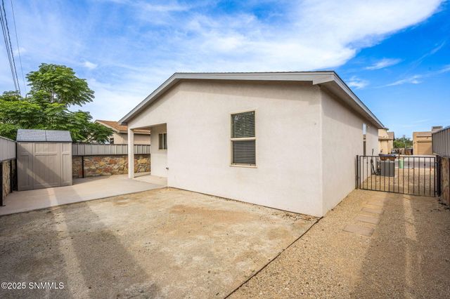 1025 Chitamacha Road, Las Cruces, NM 88007