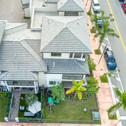 8364 NW 43rd St, Doral, FL 33166