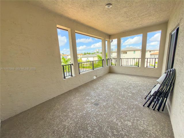 8364 NW 43rd St, Doral, FL 33166