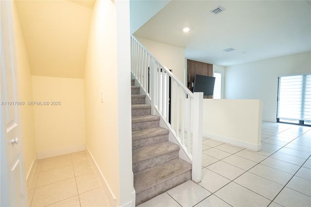8364 NW 43rd St, Doral, FL 33166