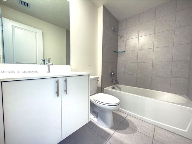 8364 NW 43rd St, Doral, FL 33166