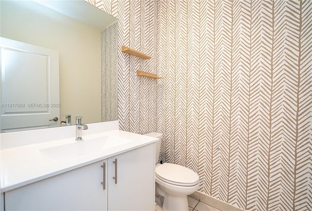 8364 NW 43rd St, Doral, FL 33166