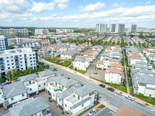 8364 NW 43rd St, Doral, FL 33166