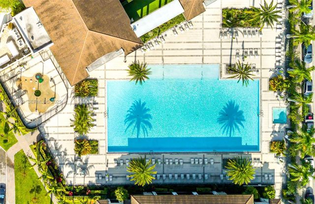 8364 NW 43rd St, Doral, FL 33166