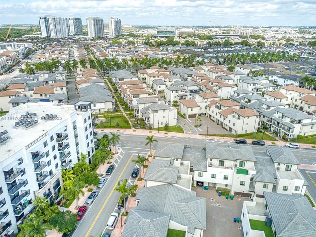 8364 NW 43rd St, Doral, FL 33166