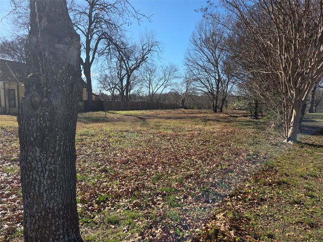 307 N Dallas Avenue, Lancaster, TX 75146