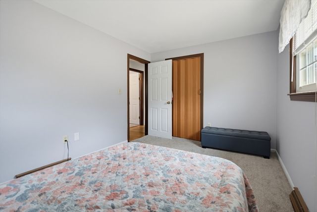 41 Castlewood Dr, Billerica, MA 01821