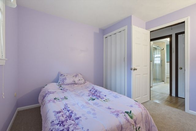 41 Castlewood Dr, Billerica, MA 01821