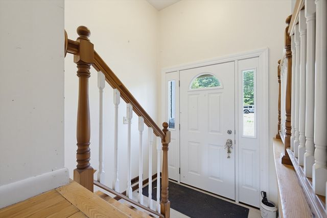 41 Castlewood Dr, Billerica, MA 01821