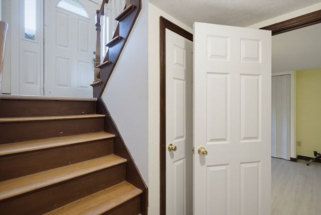 41 Castlewood Dr, Billerica, MA 01821