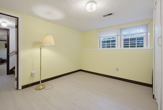 41 Castlewood Dr, Billerica, MA 01821