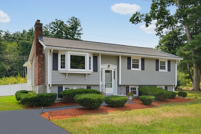 41 Castlewood Dr, Billerica, MA 01821