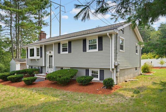 41 Castlewood Dr, Billerica, MA 01821