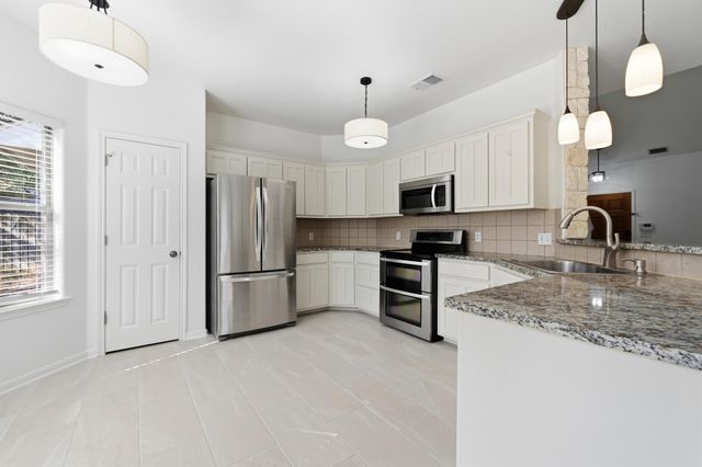 22407 Briarcliff DR, Spicewood, TX 78669
