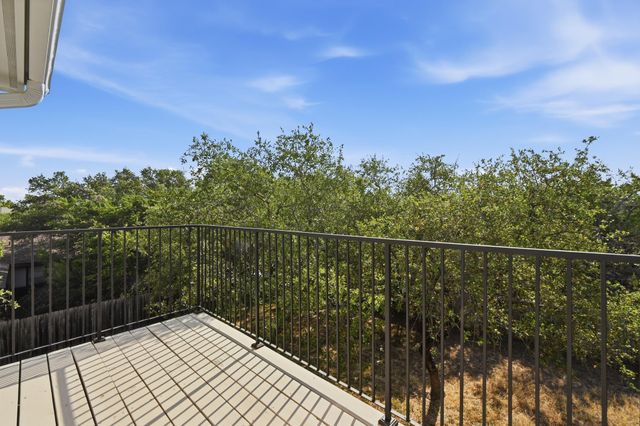 22407 Briarcliff DR, Spicewood, TX 78669