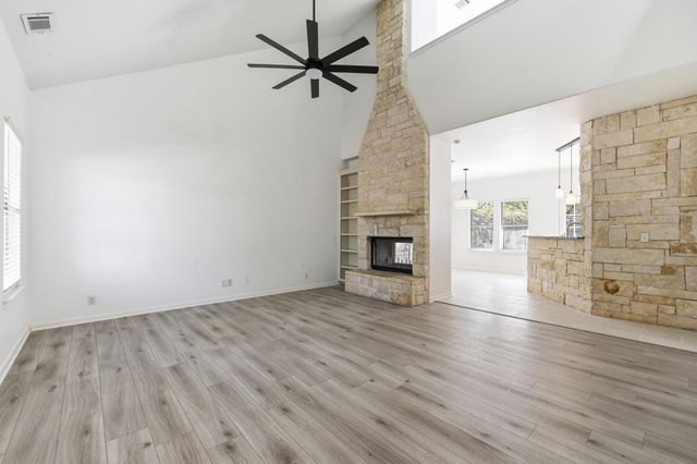 22407 Briarcliff DR, Spicewood, TX 78669